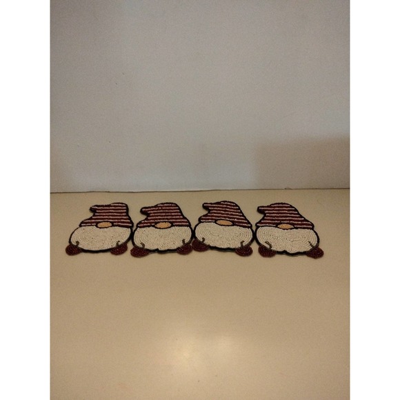 Gnome Beaded Christmas Coasters set 4 - Picture 2 of 3